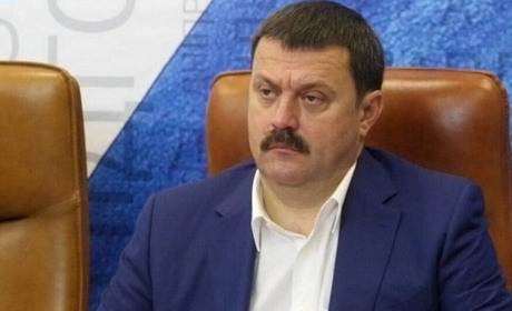 Колишній нардеп від Сумщини Андрій Деркач став «героєм росії»