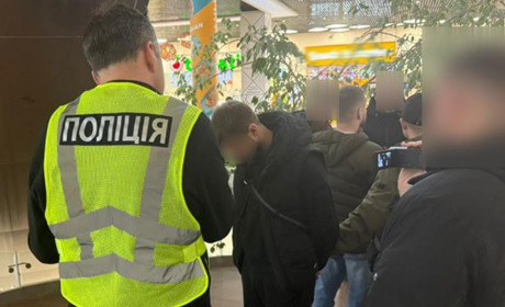 У Львові затримали бориславця, який разом зі спільником вимагав 120 000 доларів за неіснуючий борг