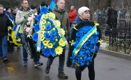 У Шостці попрощалисьз Героєм. Прикордонник Денис Кобець загинув поблизу рідного села