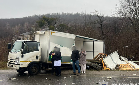 У Кременці зіткнулись дві вантажівки