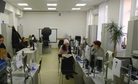 Фахівці Ніжинського ЦНАПу надають 214 послуг і за місяць у середньому обслуговують 1300 відвідувачів