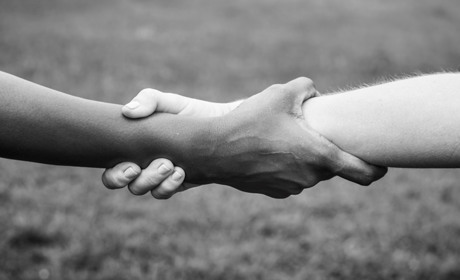 Грошова допомога у 2026 році: які міжнародні організації продовжать виплати та хто в пріоритеті