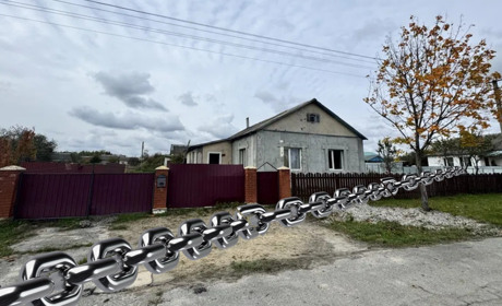 У Новоолександрівці ворог продовжує “віджим” житла: список майна, яке окупанти визнали “безгоспним”