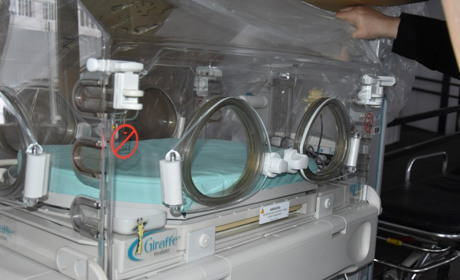 У Звягельській лікарні з’явився сучасний інкубатор для новонароджених