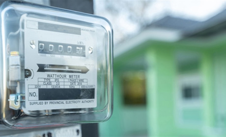 Чому лічильник “крутить” навіть під час відключень світла: пояснення ДТЕК