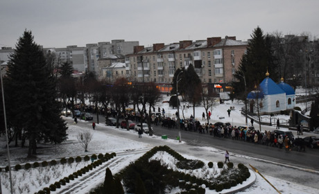 "Звягель колядує з вірою й добром": у місті відбулася Різдвяна хода вертепів