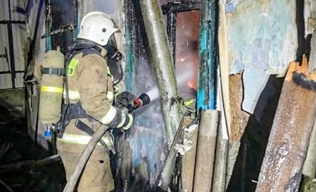 В Почаєві горів закинутий будинок