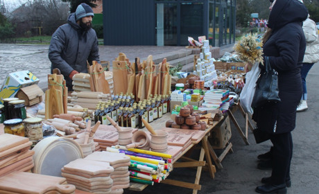 Що цікавого продавали на Різдвяному ярмарку в Долинській