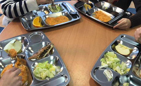 Безкоштовне харчування для всіх школярів: чи запустить уряд масштабну програму з 2026 року?