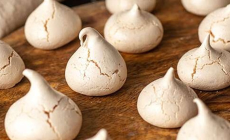 Домашнє безе на два яйця: простий перевірений рецепт