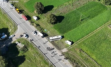 Смертельна аварія біля Старокостянтинова:водію автобуса винесли вирок за загибель дитини та вчителя