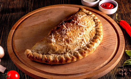 Готуємо кальцоне: класичний рецепт італійської закритої піци