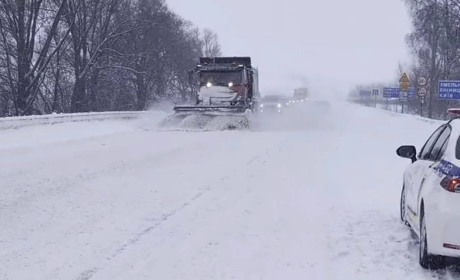 Через сильну негоду на Хмельниччині розпочав роботу штаб з ліквідації наслідків на дорогах