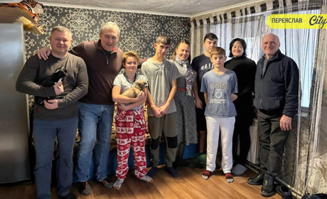 Французький волонтер Алексіс Бріан вдруге приїхав на Переяславщину з подарунками для дітей