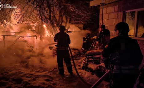 Унаслідок нічної атаки на Київщині пошкоджені житлові будинки