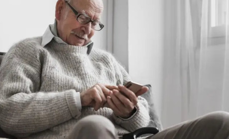 Фейкові повідомлення пенсіонерам: шахраї масово виманюють персональні дані через месенджери