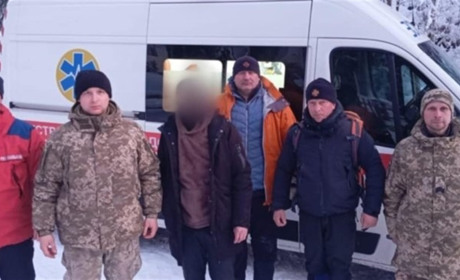 Хотів потрапити в Румунію та ледь не замерз: мешканця Хмельниччини врятували прикордонники