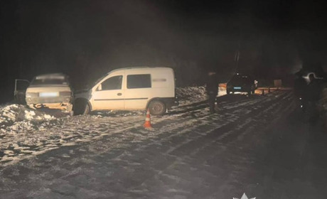 Поліцейські встановлюють обставини ДТП у Звягельській громаді