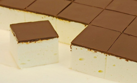 Пташине молоко зі смаком дитинства: швидкий ванільний десерт без випікання