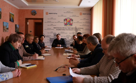 У Звягелі відновлюють очне навчання: як працюватимуть школи та Пункти незламності