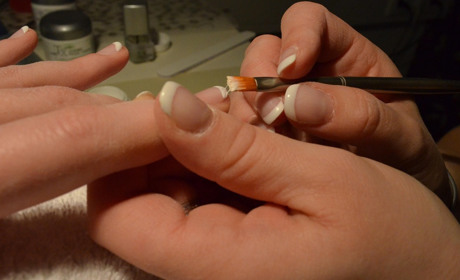 Місячний календар на лютий 2026: найкращі дні для манікюру, стрижки, покупок чи нових починань