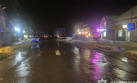 У Кременці під колеса автомобіля потрапив 17-річний юнак