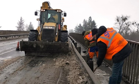 Автошляхи Хмельниччини готують до різкого похолодання
