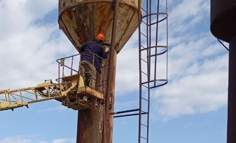 На ТОТ Херсонщини замерзають водонапірні башти, а людей змушують платити за комунальні послуги