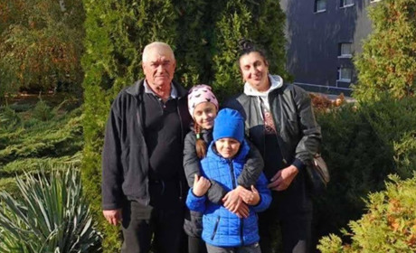 Як 69-річна Людмила та 70-річний Юрій у власному дворі затримали російського солдата