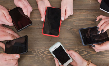 6 лютого: День без мобільного телефону та інші дати, події, свята, народні прикмети