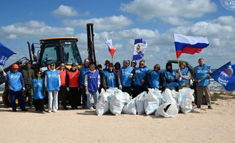 На окупованій Херсонщині створюють “раду волонтерів” під контролем адміністрації Сальдо