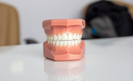 9 лютого: Міжнародний день стоматолога та інші дати, події, свята, народні прикмети