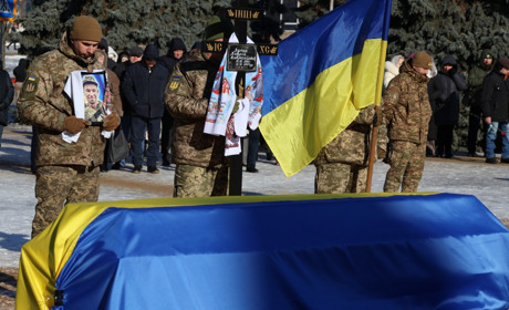 У Південноукраїнську попрощалися з солдатом Андрієм Лупаном, який рік вважався зниклим безвісти