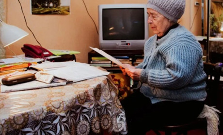 Пенсія на окупованій території: чи можна оформити та не втратити виплати