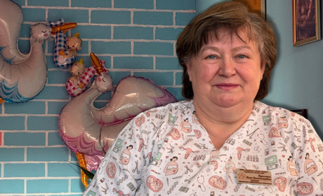 «Переживаю за кожну породілю, як за свою дитину»: 40 років у Глухові працює акушерка Алла Куриленко