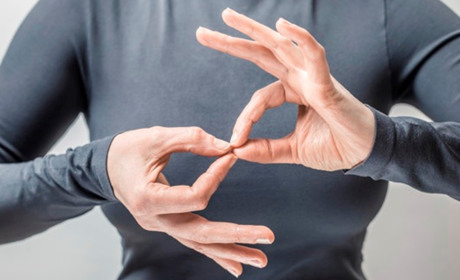 "Перекладач у кишені": як один додаток у смартфоні може стати голосом для сотень шосткинців