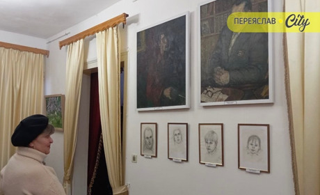 У залі музею в Переяславі виставили картини художника-реставратора Григорія Єгорова