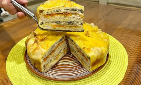 Млинцевий торт: 4 прості рецепти солодких і солоних варіантів