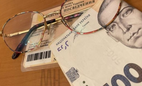 Верховна Рада дозволила залишатися на державній службі в глибоко пенсійному віці