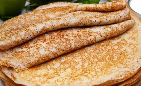 Млинці на кефірі: простий покроковий рецепт