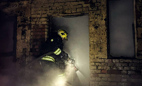 У Глухові на пожежі в житловому будинку загинула літня жінка