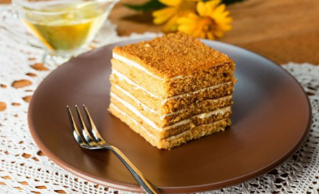 Не «приторний», а українською: як правильно сказати про надмірну солодкість