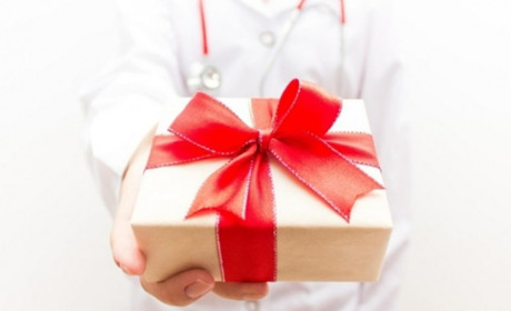 Топ-7 подарункових помилок: чого дарувати не варто і що обрати замість