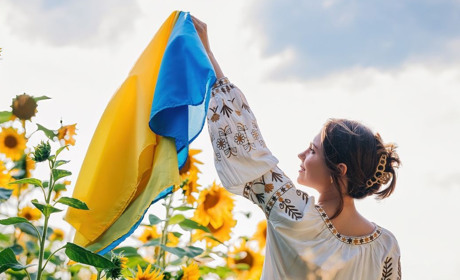 25 лютого: День української жінки, інші дати, свята, події, та народні прикмети