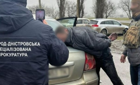 Військовослужбовець на Одещині передавав дані про особовий склад та мостову переправу