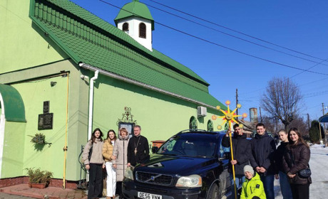 Коляда, що рятує життя: молодь парафії святого Димитрія у Фастові придбала авто для «Азову»
