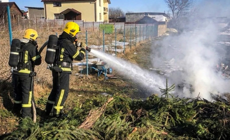 За добу на Кременеччині ліквідували дві пожежі