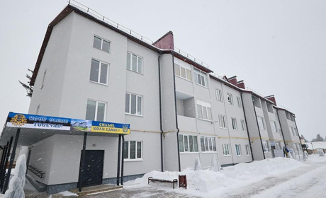 В Овручі за підтримки Естонії відкрили соціальне житло для ВПО