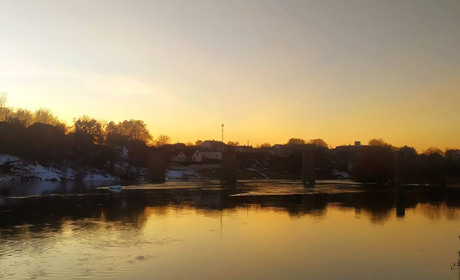 Від снігу до повені: що відбувається з річкою Случ у Звягелі