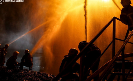 У Миргородському районі ліквідували пожежі на підприємстві після влучання ворожих безпілотників